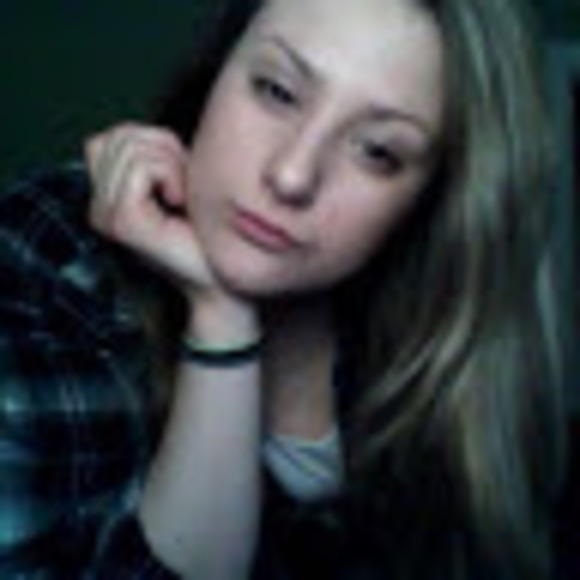 Meet your Posher, Stephanie - Picture 1 of 1